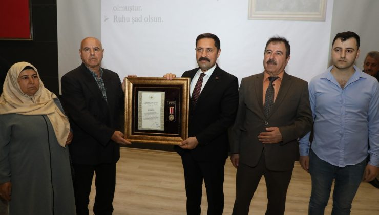 HATAY’DA DEVLET ÖVÜNÇ MADALYA TAKDİM TÖRENİ DÜZENLENDİ 