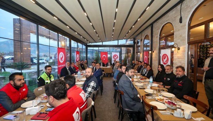 HATAY VALİLİĞİ İFTARI KENT PROTOKOLÜNÜ BULUŞTURDU