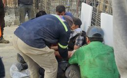 DEMİR BETON KALIBI İŞÇİLERİN ÜZERİNE DÜŞTÜ: 3 YARALI  