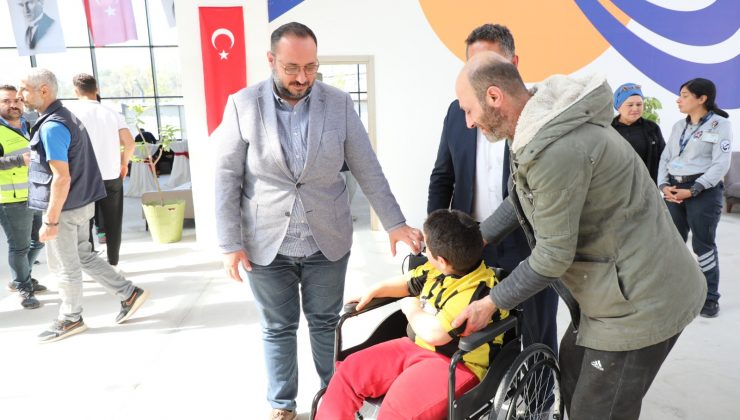 BÜYÜKŞEHİR ENGELLERİ KALDIRMAYA DEVAM EDİYOR