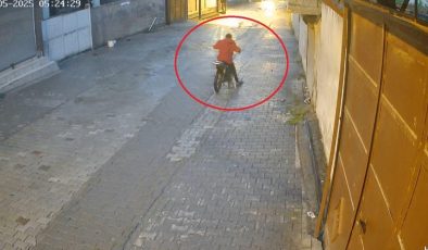 ÇALDIĞI MOTOSİKLET ARIZALANINCA PARK EDİP, BAŞKA MOTOSİKLET ÇALDI