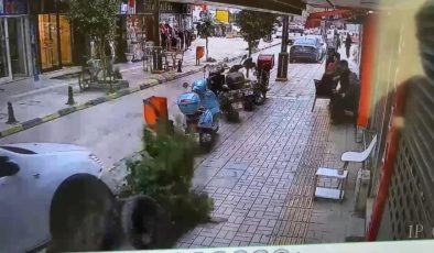 Fren yerine gaza basınca önünde ne varsa yıktı: O anlar kamerada