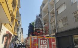 BALKONDAKİ AĞDA MAHSUR KALAN GÜVERCİNİ İTFAİYE KURTARDI 