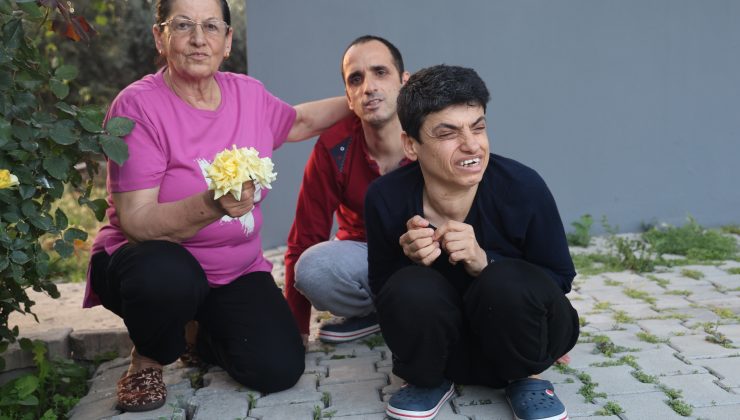 EMEKLEYEREK YAŞAM SÜREN 3 ENGELLİ EVLADINA ÖMRÜNÜ ADADI 