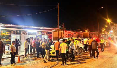 SATMAK İÇİN KAPORASINI ALDIĞI OTOMOBİLİNİN ÜZERİNE HAFİF TİCARİ ARAÇ ÇIKTI   