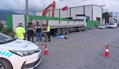 TIRLA ÇARPIŞAN MOTOSİKLETİN 16 YAŞINDAKİ SÜRÜCÜSÜ HAYATINI KAYBETTİ 