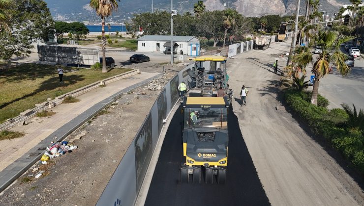 HBB, İSKENDERUN SAHİL YOLUNU ASFALTLAMAYA BAŞLADI