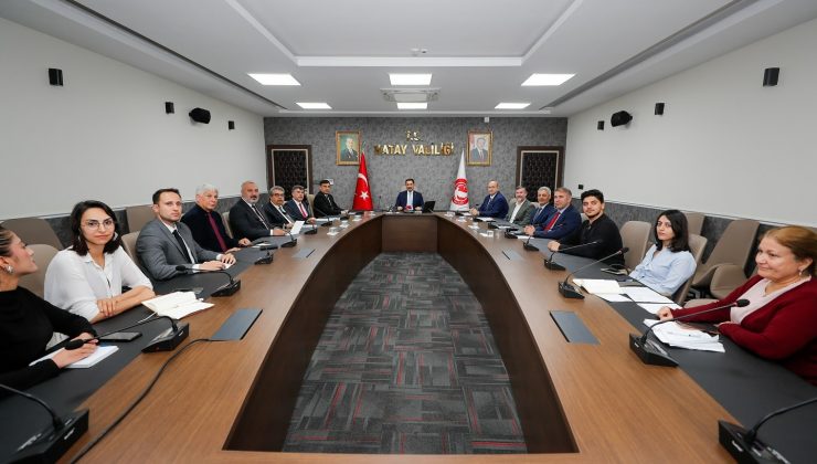 HATAY VALİLİĞİ HEYETİ ÇOCUKLAR İÇİN TOPLANDI