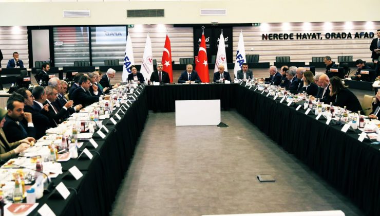 HATAY MİLLETVEKİLLERİ AFAD ZİRVESİNE KATILDI