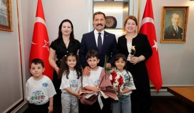 ŞAMPİYON ECEMSU ANAOKULUNDAN VALİ MASATLI’YA  ZİYARET