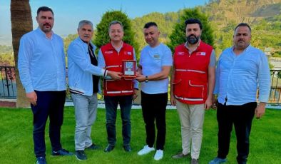 KIZILAY’DAN SERDAR ÖZYURT’A TEŞEKKÜR ZIYARETI