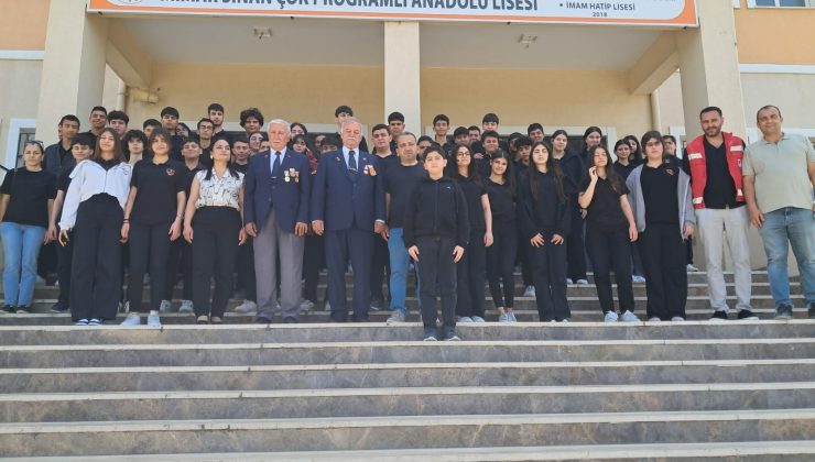 HATAY’DA GAZİLER ÖĞRENCİLERE DENEYİMLERİNİ AKTARDI 
