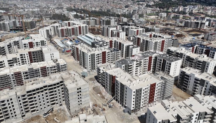 ELEKTRİK MAHALLESİ’NDEKİ TOKİ KONUTLARI YÜKSELİYOR