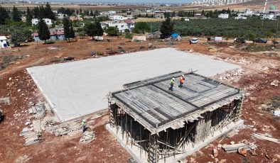 HBB, REYHANLI’DA YENİ HALI SAHA VE KAFETERYA PROJESİNE BAŞLADI
