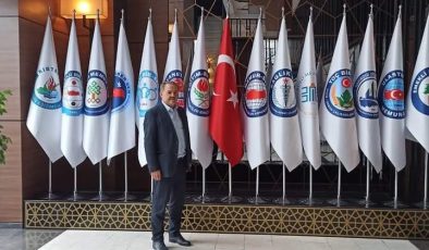 BAYRAKDAR: EĞİTİM ÇALIŞANLARI KİME YETKİ VERECEĞİNİ BİLİYOR