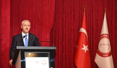 HMKÜ’DE YOĞUN BAKIM SEMPOZYUMU DÜZENLENDİ