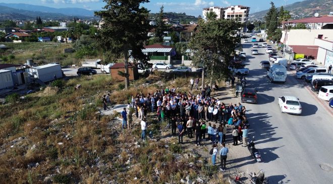 VATANDAŞLAR ARASINDA ANLAŞMAZLIK NEDENİYLE BİR KAZMA DAHİ VURULAMADI 