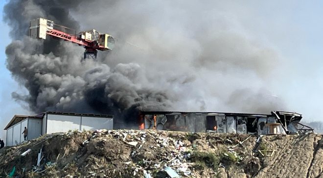 İŞÇİLERİN KALDIĞI KONTEYNER ALEVLERE TESLİM OLDU   