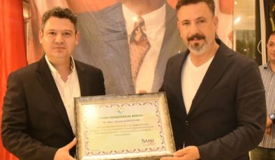 KAYMAKAM GÖKPINAR’A ARSUZ FAHRİ HEMŞEHRİLİK BERATI VERİLDİ   