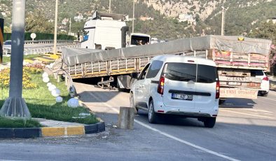 HATAY’DA SEYİR HALİNDEKİ TIRIN DORSESİ ÇIKTI   