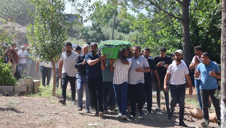 ABLASININ DÜĞÜNÜ İÇİN MEMLEKETİNE GELEN 22 YAŞINDAKİ GENÇ KALP KRİZİ GEÇİREREK ÖLDÜ   