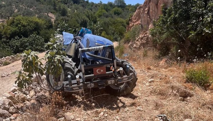 HATAY’DA TRAKTÖR DEVRİLDİ: 2 YARALI   