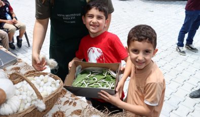 ÜÇ KUŞAK EL ELE: DEFNE’DE İPEKÇİLİK YAŞATILIYOR