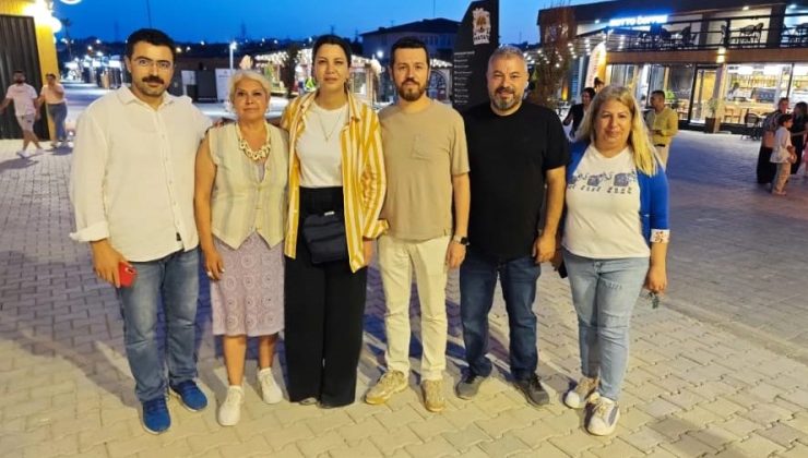 FULYA ÖZTÜRK, KÜLTÜR SANAT ÇARŞISI’NDA DEPREMZEDE SANATÇILARA DESTEK OLDU