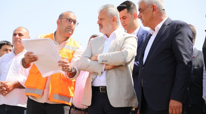 BAŞKAN ÖNTÜRK KUMLU’DA HALI SAHA TEMEL ATMA TÖRENİNE KATILDI