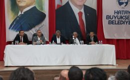 BAŞKAN ÖNTÜRK, ALTINÖZÜ’NDE MUHTARLARLA İSTİŞARE ETTİ