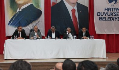 BAŞKAN ÖNTÜRK, ALTINÖZÜ’NDE MUHTARLARLA İSTİŞARE ETTİ