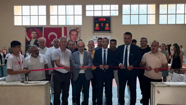 ANTAKYA’DA ÖĞRENCİLER BİLİM FUARINDA ESERLERİNİ SERGİLEDİ 
