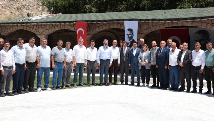 BAŞKAN ÖNTÜRK, AMANOS MUHTARLARIYLA BULUŞTU