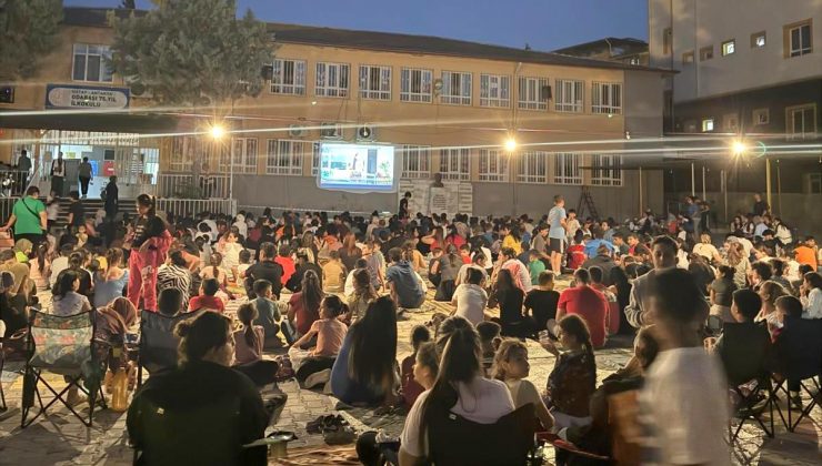 ODABAŞI 75. YIL İLKOKULU’NDA “AİLE YILI” KAPSAMINDA AÇIK HAVADA SİNEMA KEYFİ