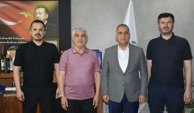 BAŞKAN SARI, YENİ DÜNYA VAKFI HEYETİNİ AĞIRLADI