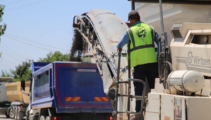 HBB, DÖRTYOL’DA ASFALTLAMA ÇALIŞMALARINI SÜRDÜRÜYOR