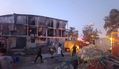 ANTAKYA’DA İŞÇİLERİN KONTEYNERLERİ YANDI