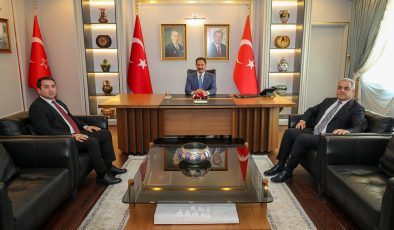VALİ MASATLI ÇELİKKOL VE AVCI’YI AĞIRLADI