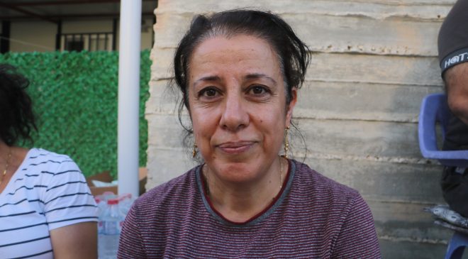 DEPREMDE EVİ YIKILMIŞTI, ALEVLER YUVASINA METRELER KALA KONTROL ALTINA ALININCA BURUK MUTLULUK YAŞADI   