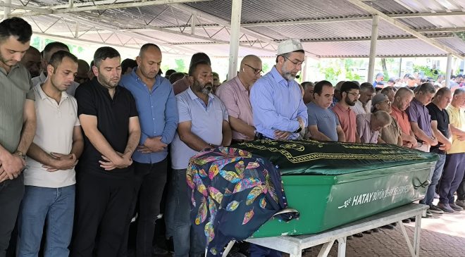 DOĞUM ESNASINDA GENÇ KADIN VEFAT ETTİ, EVLADI YAŞAMA TUTUNDU 