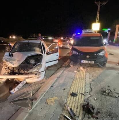 HATAY’DA İKİ OTOMOBİL ÇARPIŞTI: 2 YARALI   