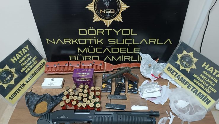 DÖRTYOL’DA EVDEN UYUŞTURUCU VE CEPHANELİK ÇIKTI   