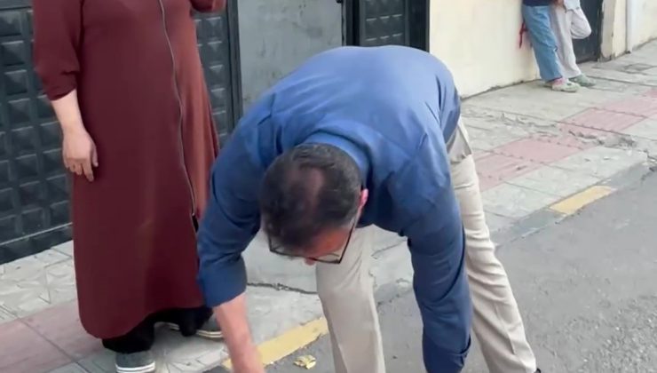 BELEDİYE BAŞKANI SOKAĞI SÜPÜREN KADININ ELİNDEN SÜPÜRGEYİ ALIP KENDİ SÜPÜRDÜ 
