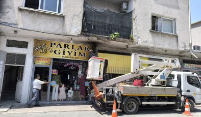 ELEKTRİK TESİSATINDAKİ PATLAMA PANİĞE NEDEN OLDU  