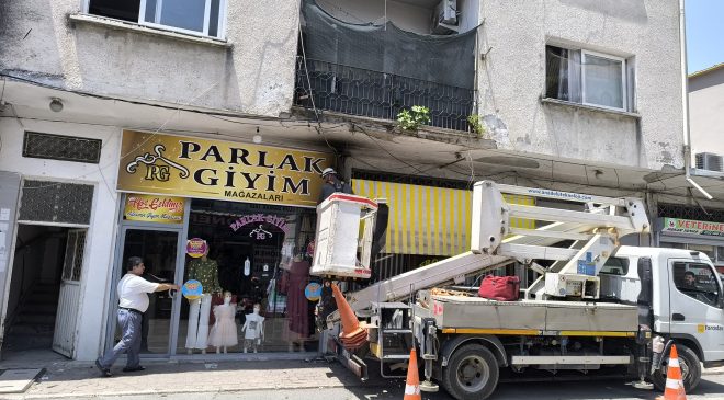 ELEKTRİK TESİSATINDAKİ PATLAMA PANİĞE NEDEN OLDU  
