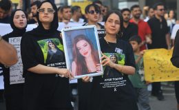 ÖLDÜRÜLEN AYŞE TOKYAZ’IN ANNESİ VE İKİZ KIZ KARDEŞİNİN FERYADI YÜREKLERİ DAĞLADI 