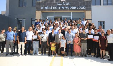 HATAY’DA LGS VE YKS’DE BAŞARI ELDE EDEN ÖĞRENCİLER DEPREMZEDE VATANDAŞLARI GURURLANDIRDILAR 