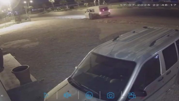 HIRSIZLARIN ÇÖP KONTEYNERİNİ ÇALDIĞI ANLAR KAMERADA   