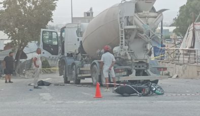 BETON MİKSERİ MOTOSİKLETİ EZDİ: 2 ÖLÜ  