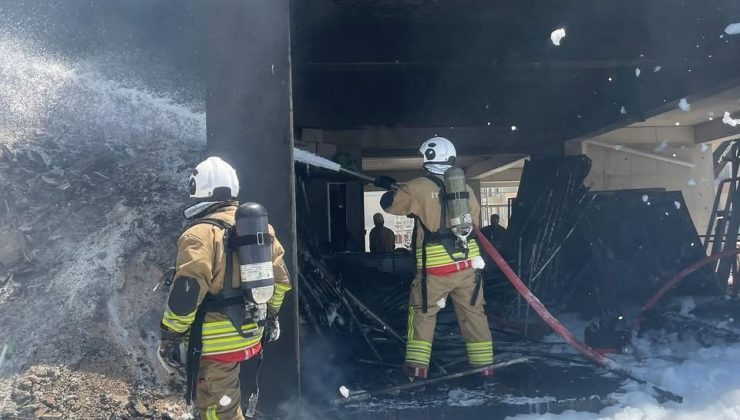 ANTAKYA’DA ŞANTİYEDE ÇIKAN YANGIN BÜYÜMEDEN SÖNDÜRDÜ  
